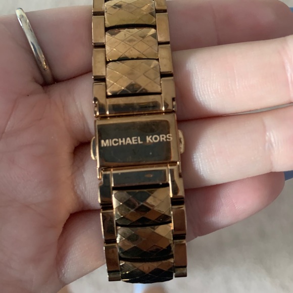 💘💕 Rose Gold MK Watch 💕💘 Lightly worn - Picture 2 of 4